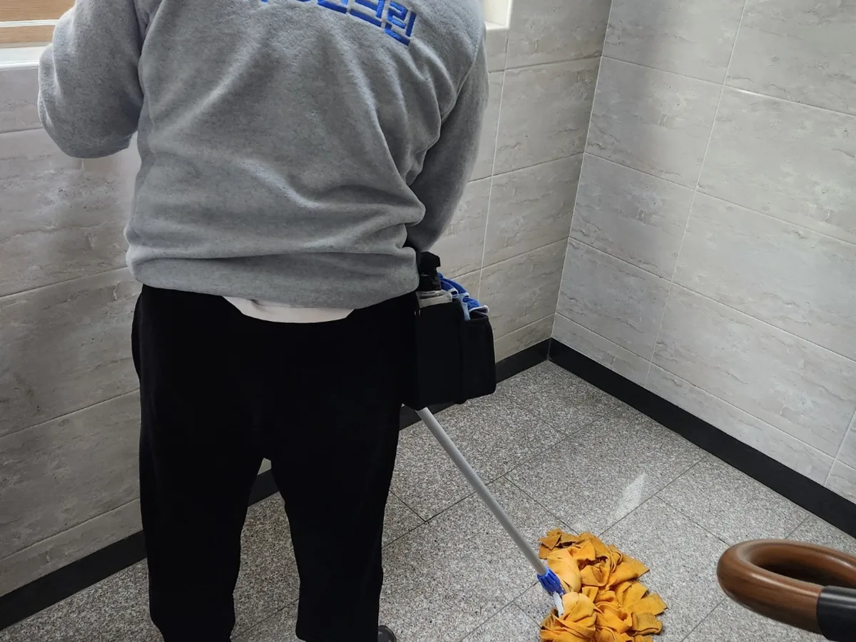 거제시 거제면 건물 복도·대기 동선 야간 위생청소 사례 - 행진크린