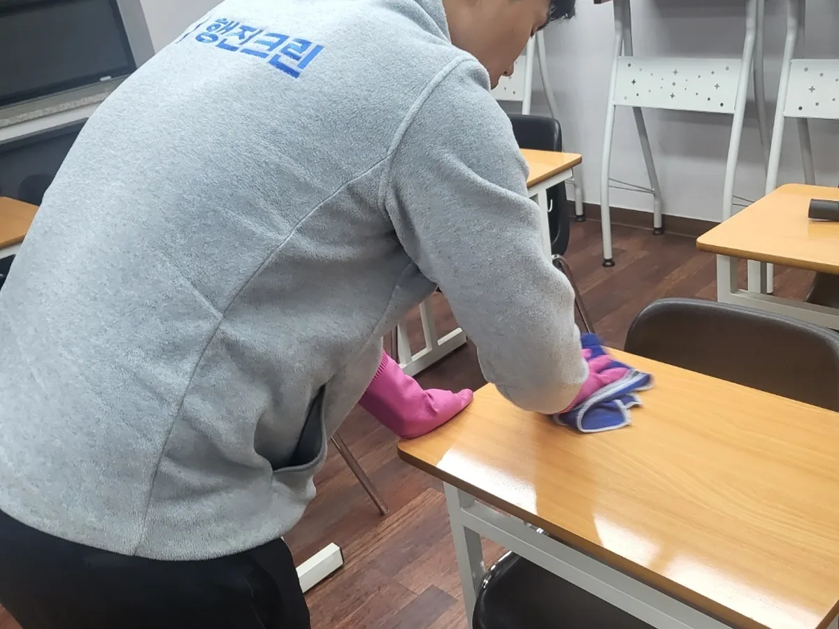 창원시 진해구 대장동 유치원 책걸상 교실 위생청소 사례 - 행진크린