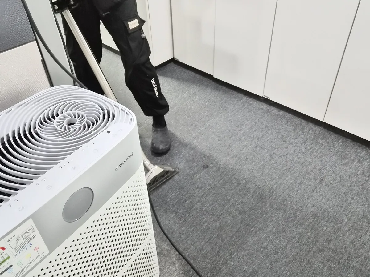 양산시 상북면 사업장 로비·복도 카페트 바닥 위생청소 사례 - 행진크린